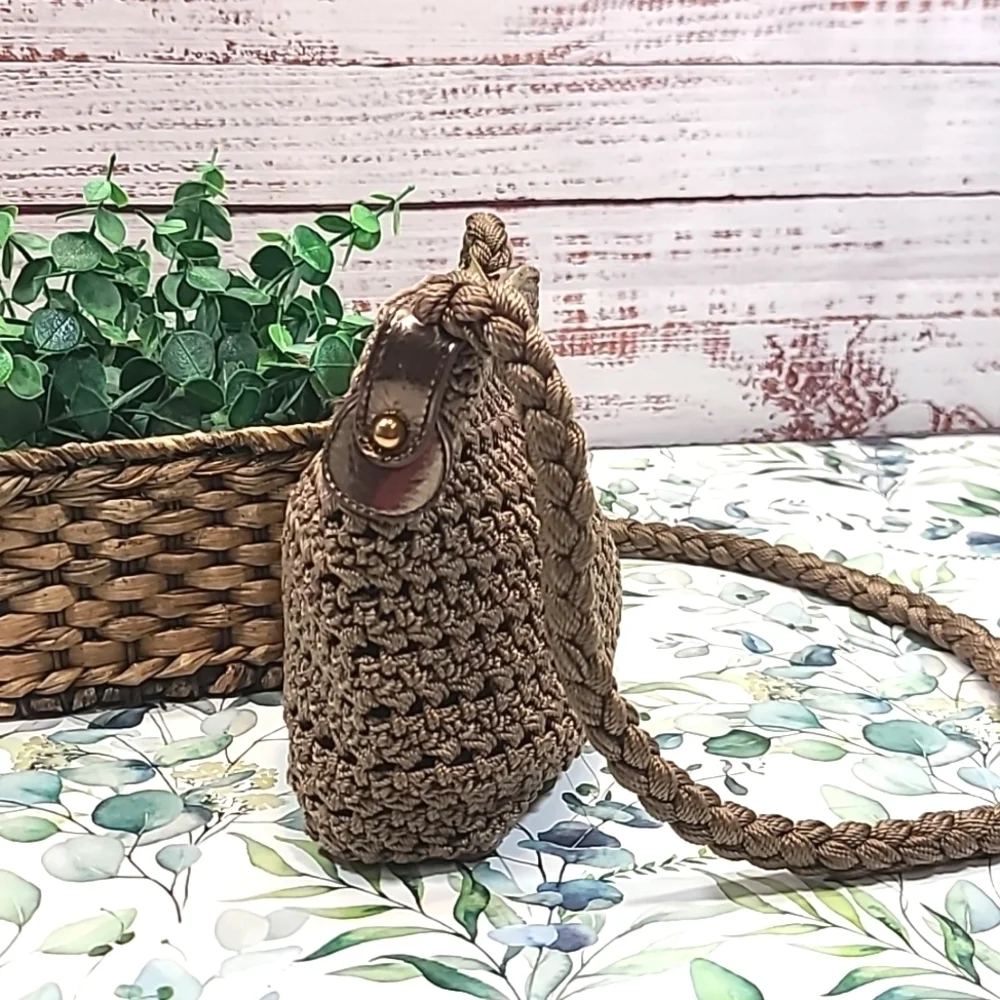Luxy crocheted braided strap bag
